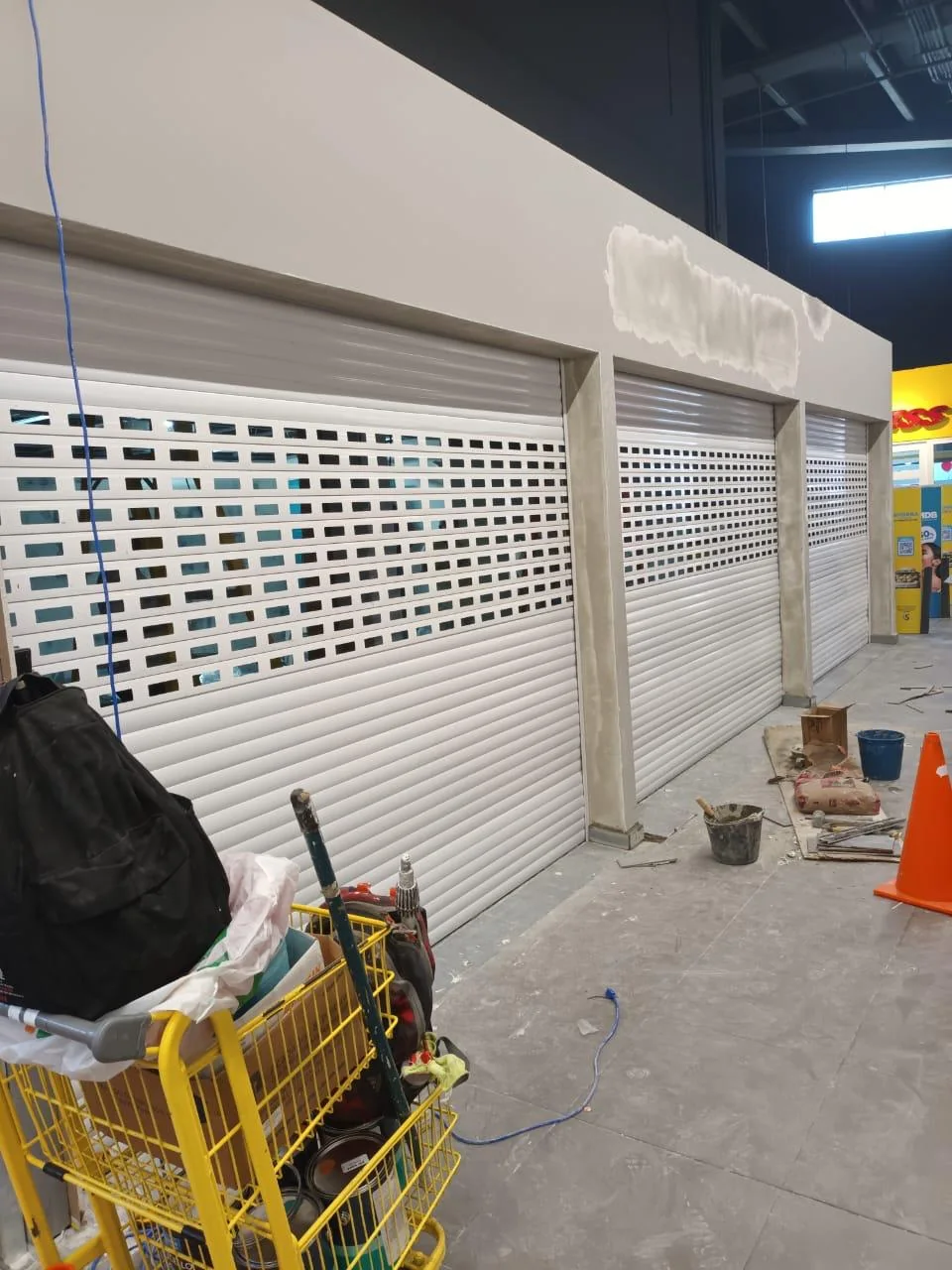Shutters con lámina cuadriculada